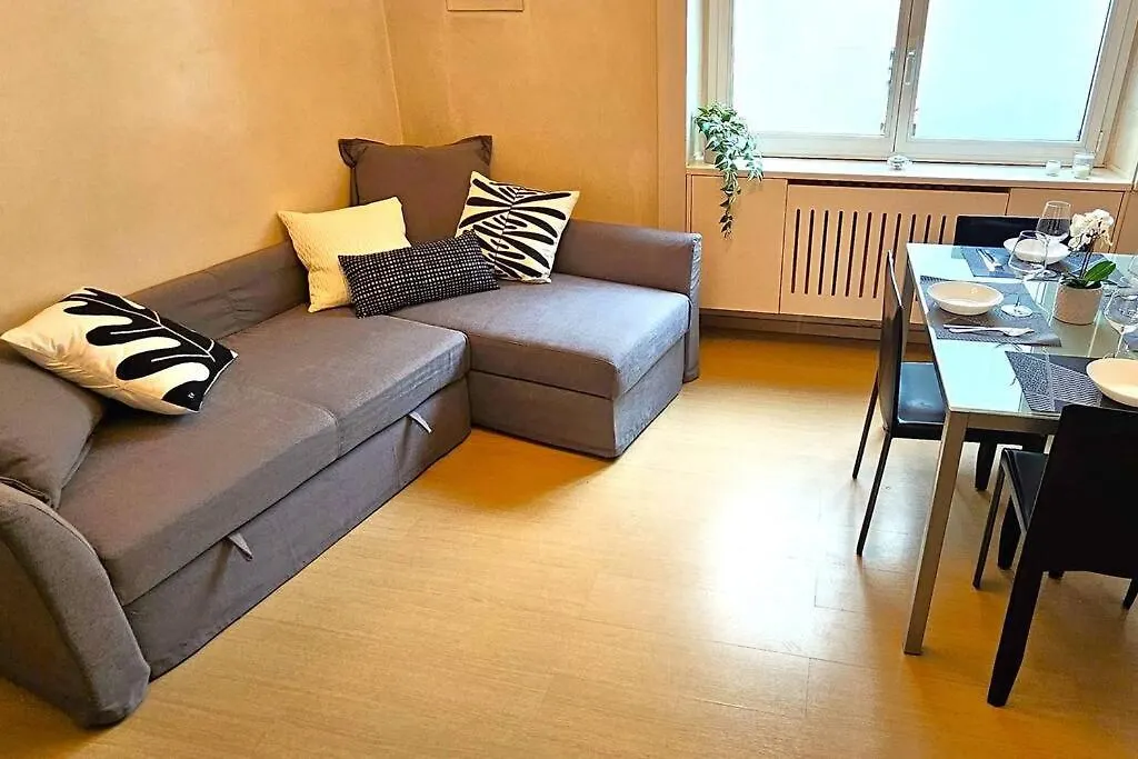 Апартаменты Family Comfort, Duomo 15Min Walk Away, With Parking In Front Милан Италия