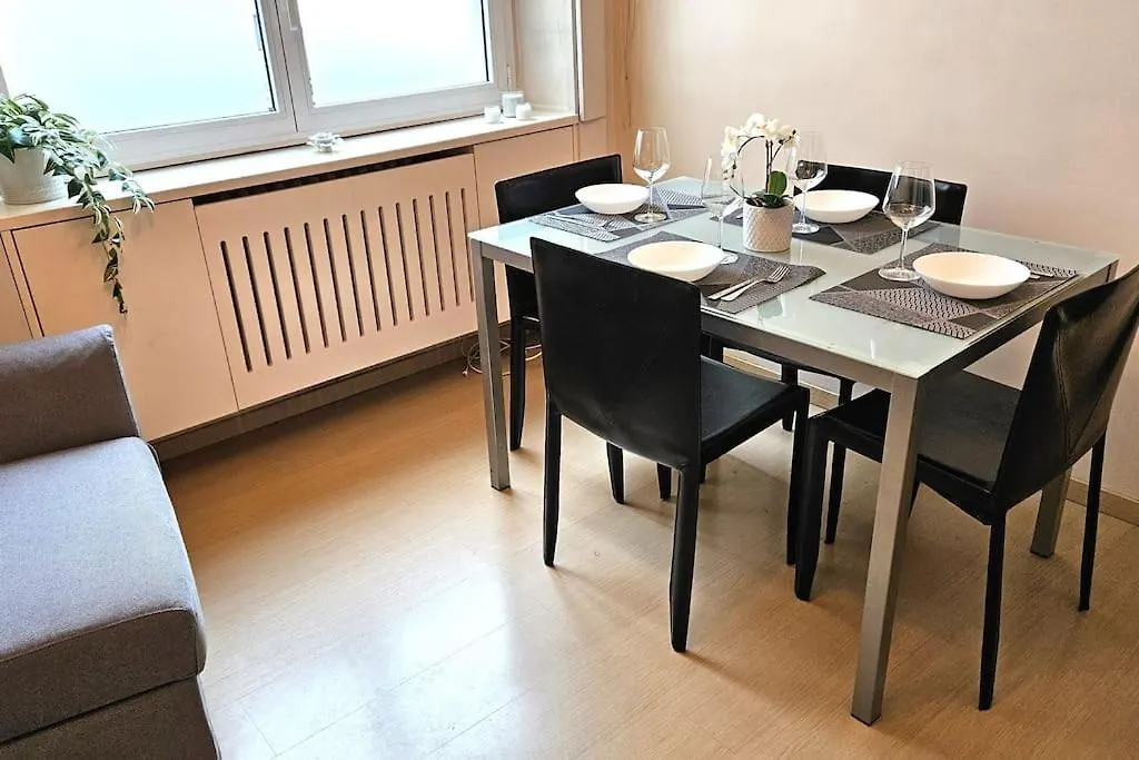 Family Comfort, Duomo 15Min Walk Away, With Parking In Front Милан