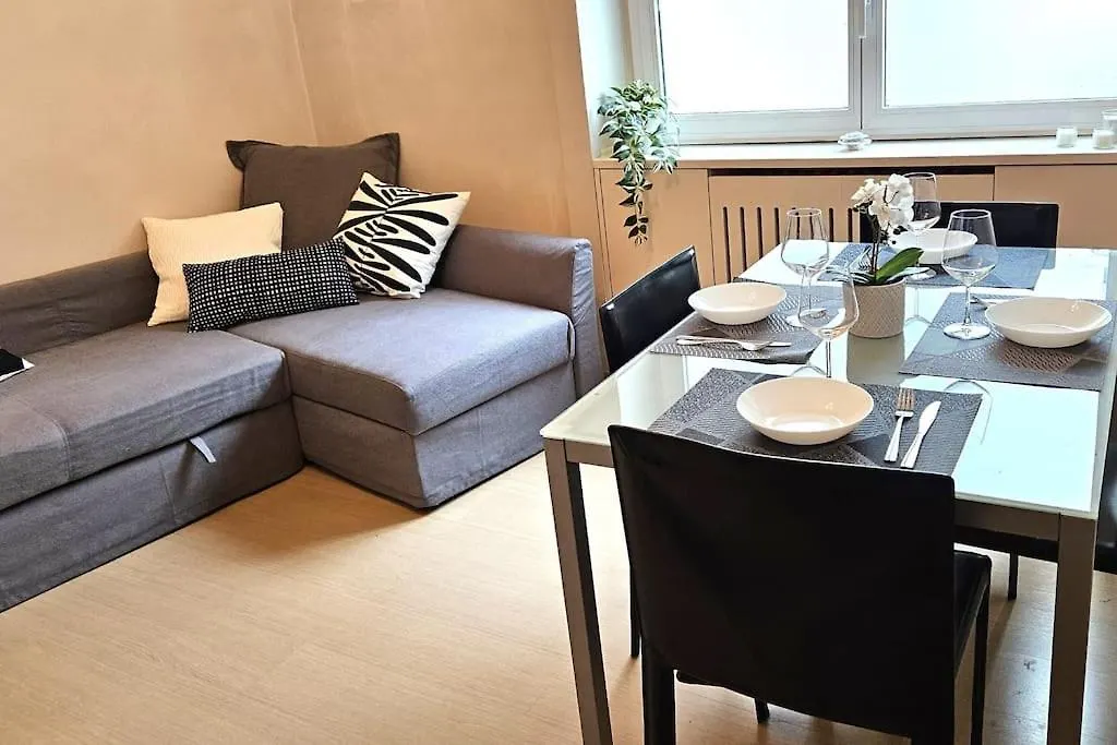 Апартаменты Family Comfort, Duomo 15Min Walk Away, With Parking In Front Милан